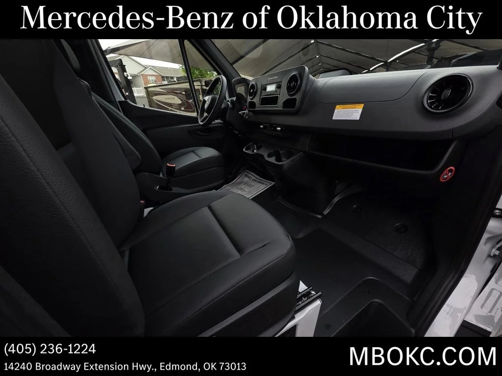 New 2026 Arctic White Mercedes-Benz Cargo 144 WB image 31