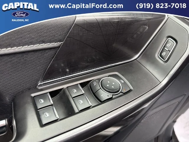 Used 2023 White Ford XLT image 21