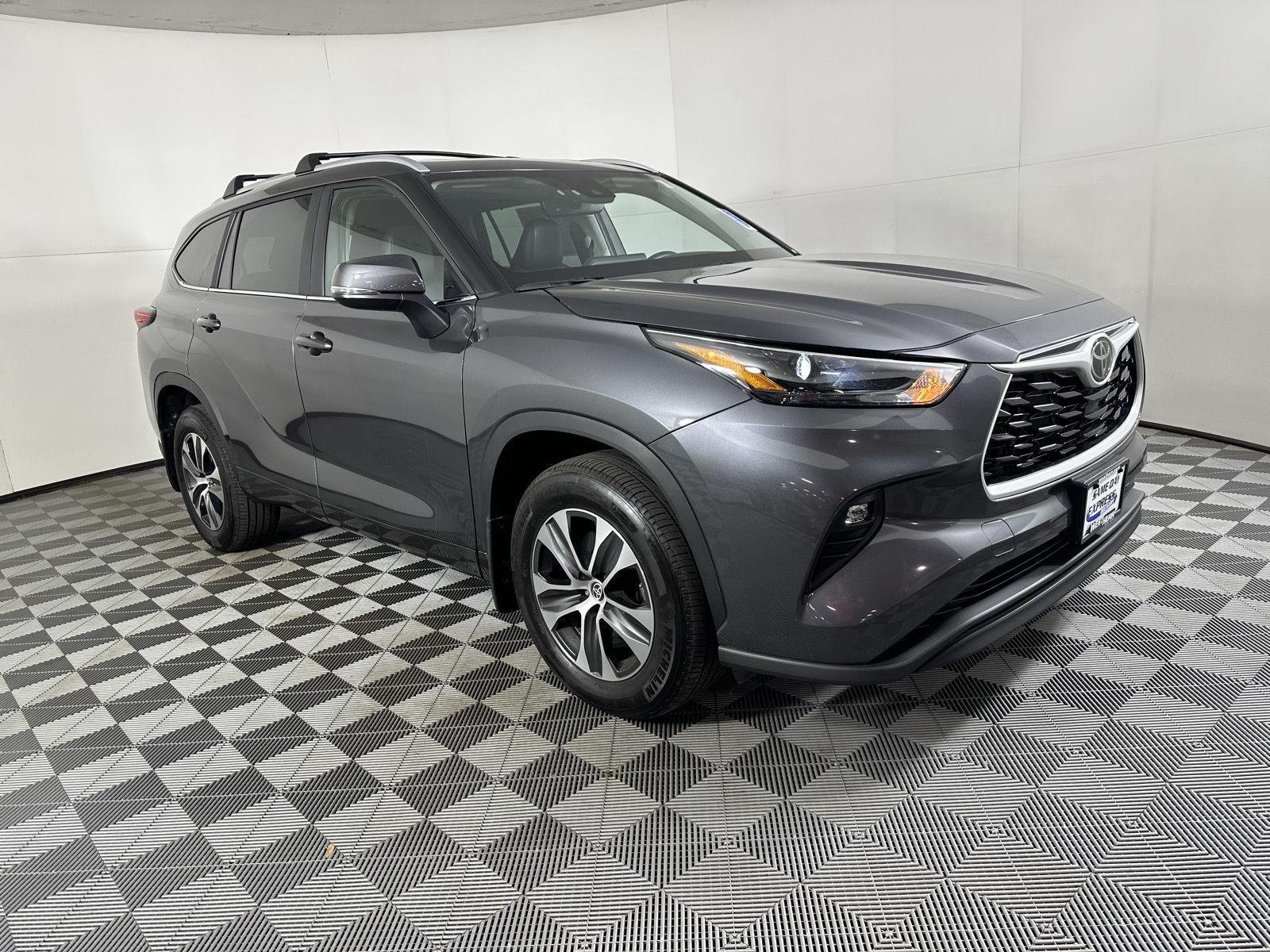 Used 2023 Magnetic Gray Metallic Toyota XLE image 18