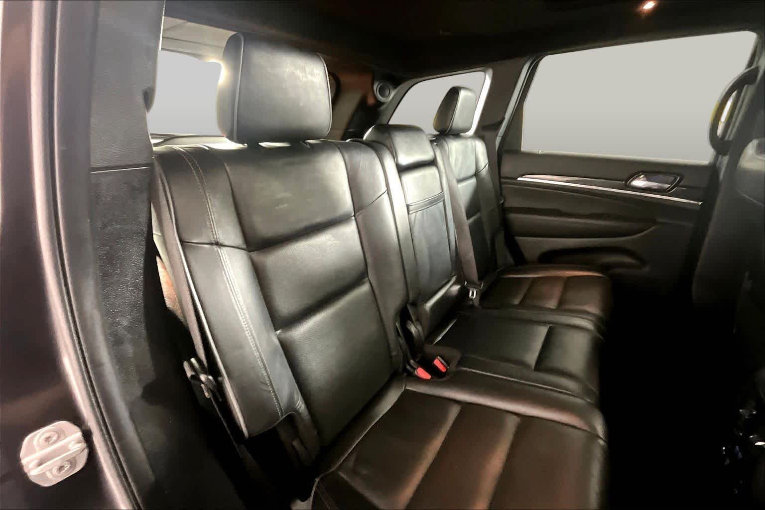 Used 2020 Granite Crystal Metallic Clearcoat Jeep Overland image 20