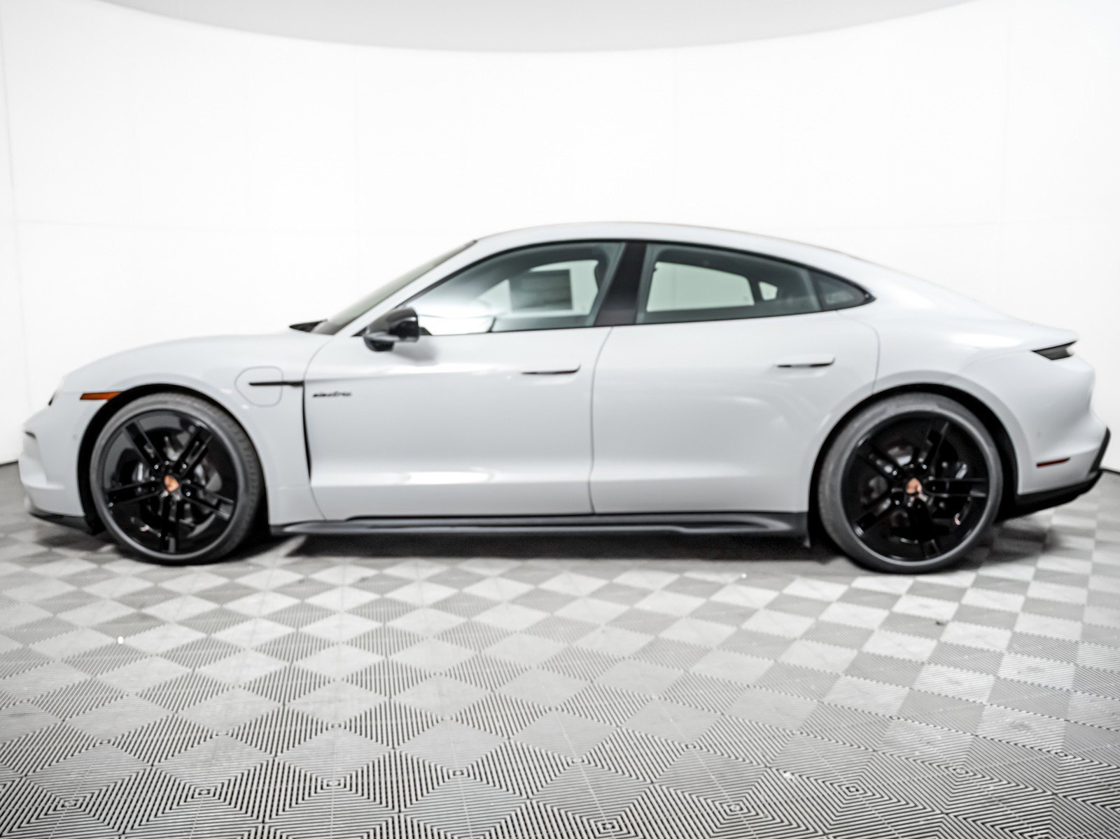 New 2026 White Porsche Black Edition image 2