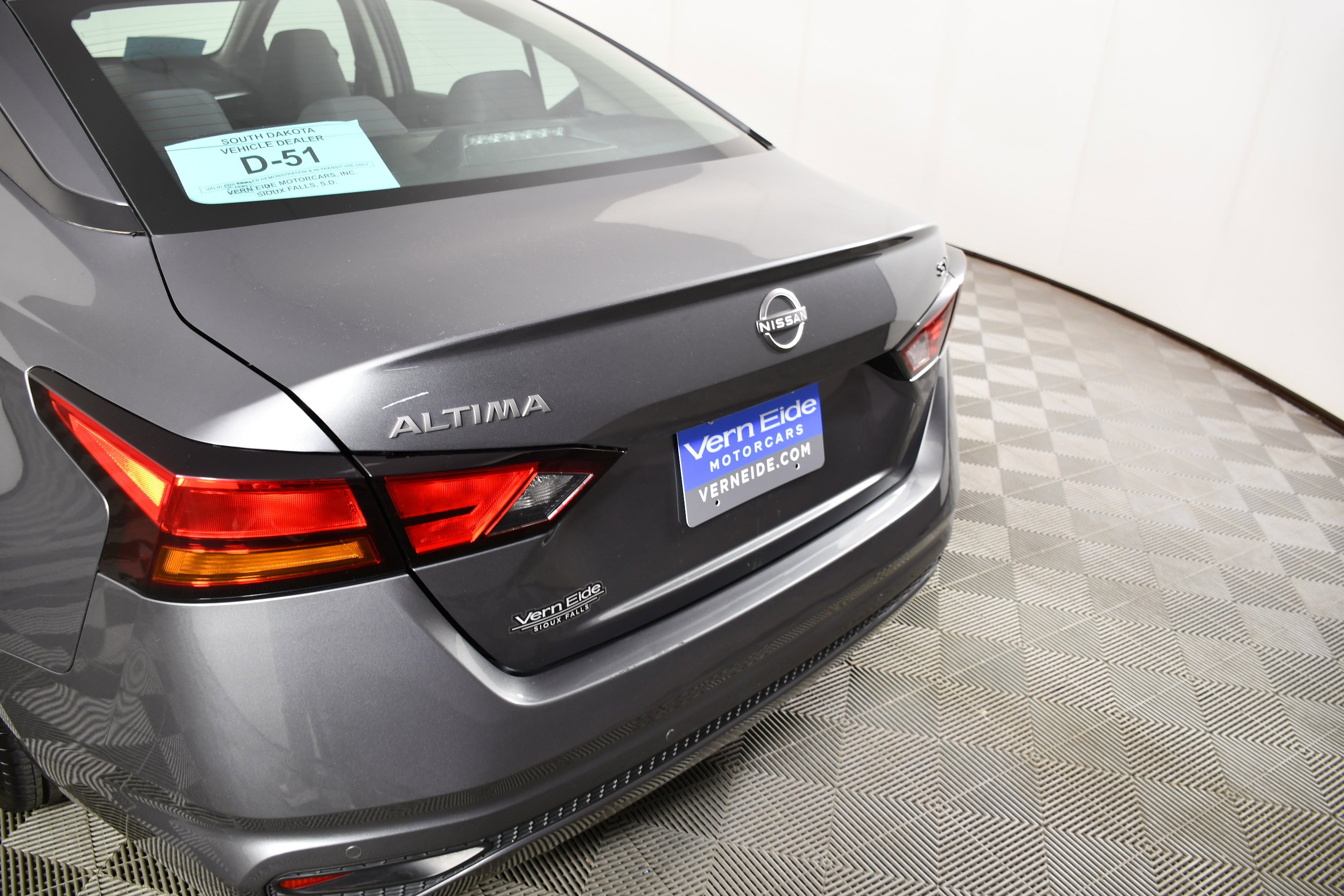 Used 2024 Gun Metallic Nissan 2.5 SV image 15