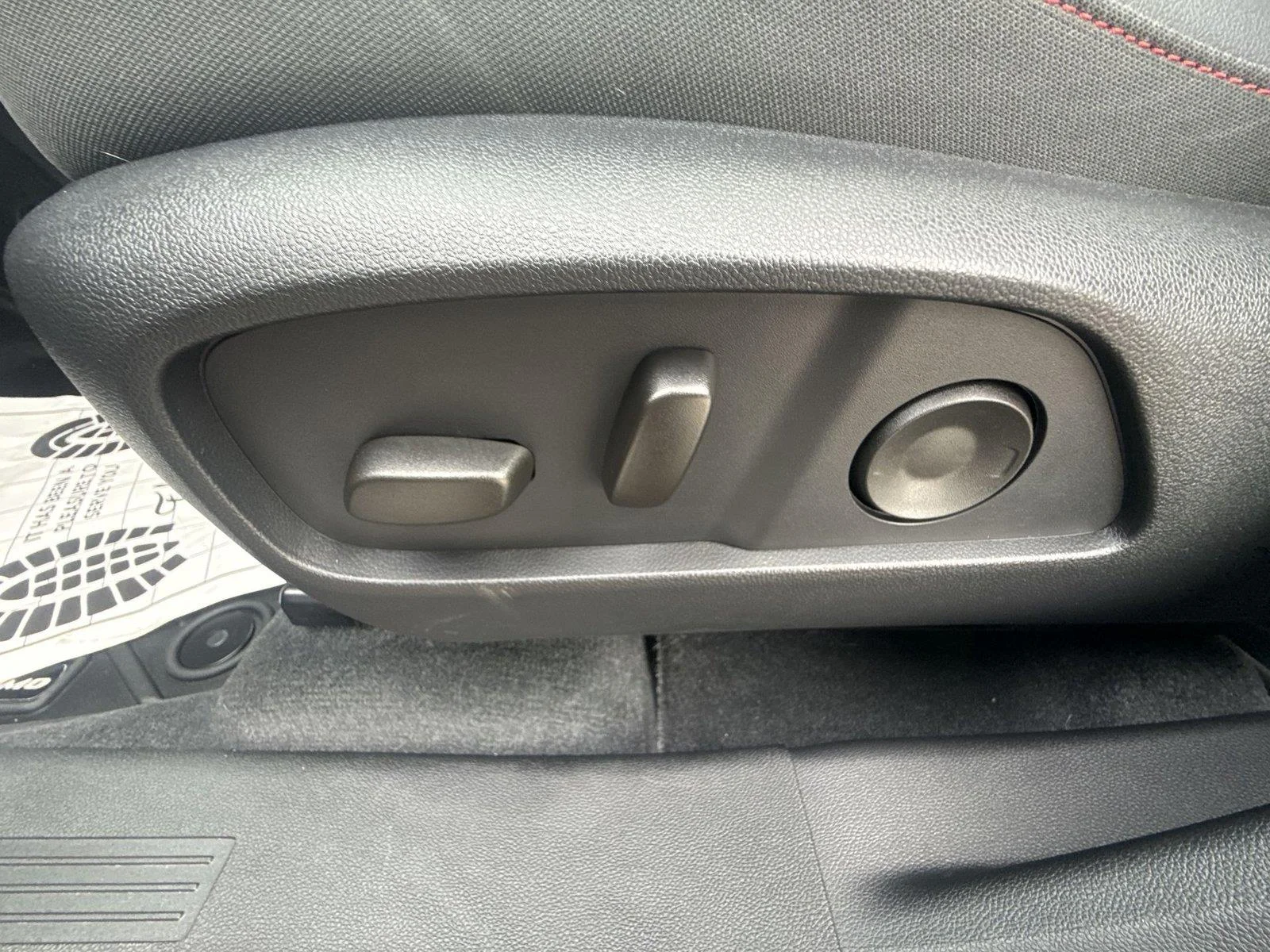 Used 2025 Mosaic Black Metallic Chevrolet AWD RS image 15