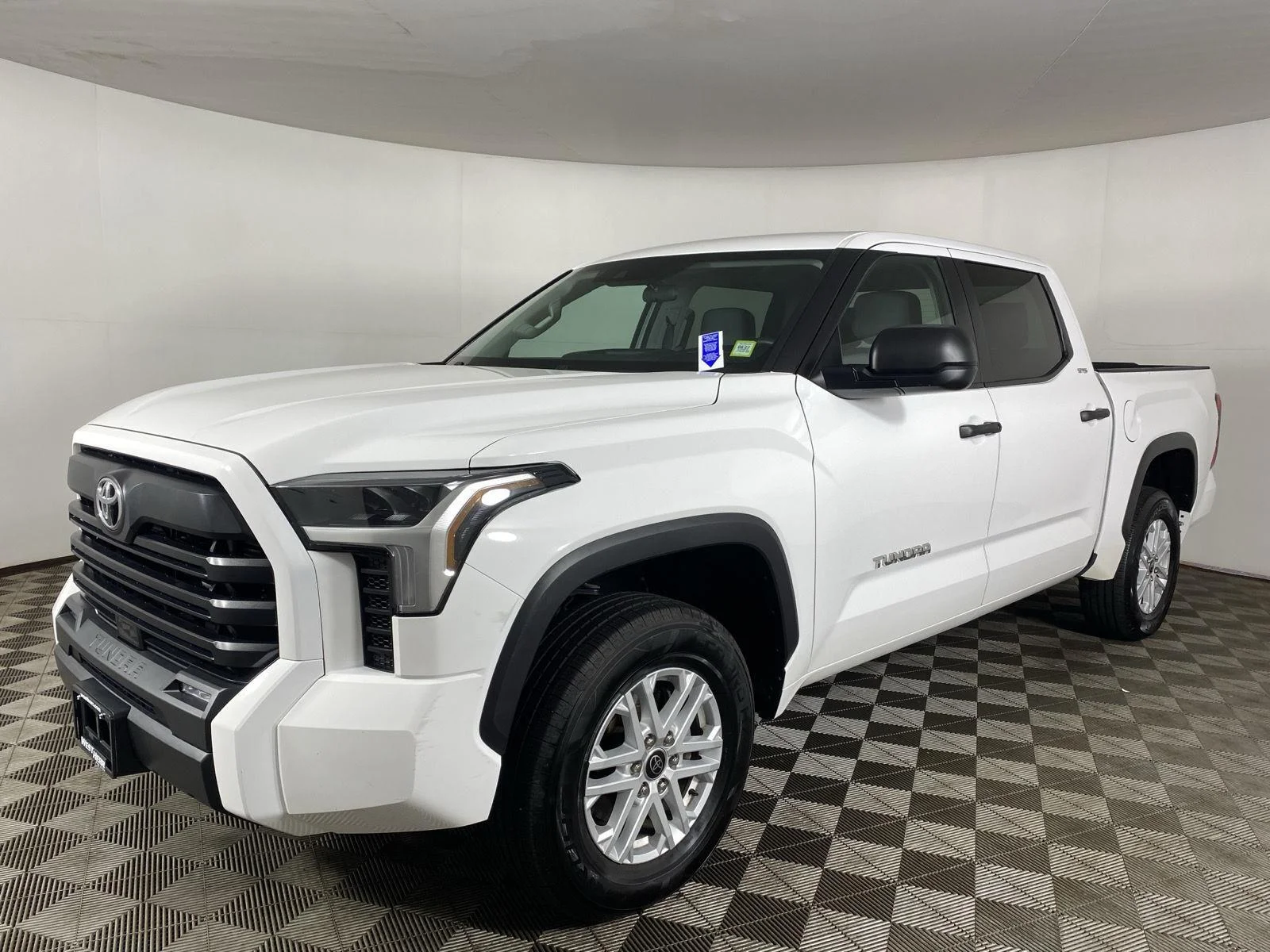 Used 2024 Ice Cap Toyota SR5 image 2