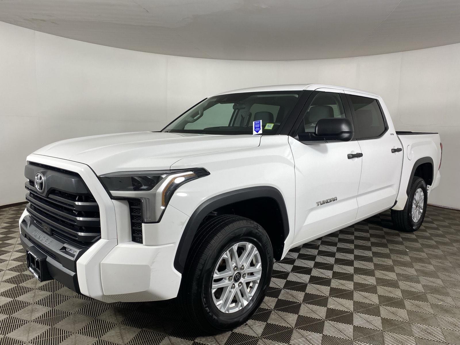 Used 2024 Ice Cap Toyota SR5 image 2