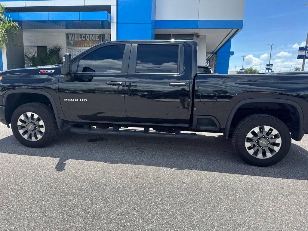 Used 2025 Black Chevrolet Custom image 7