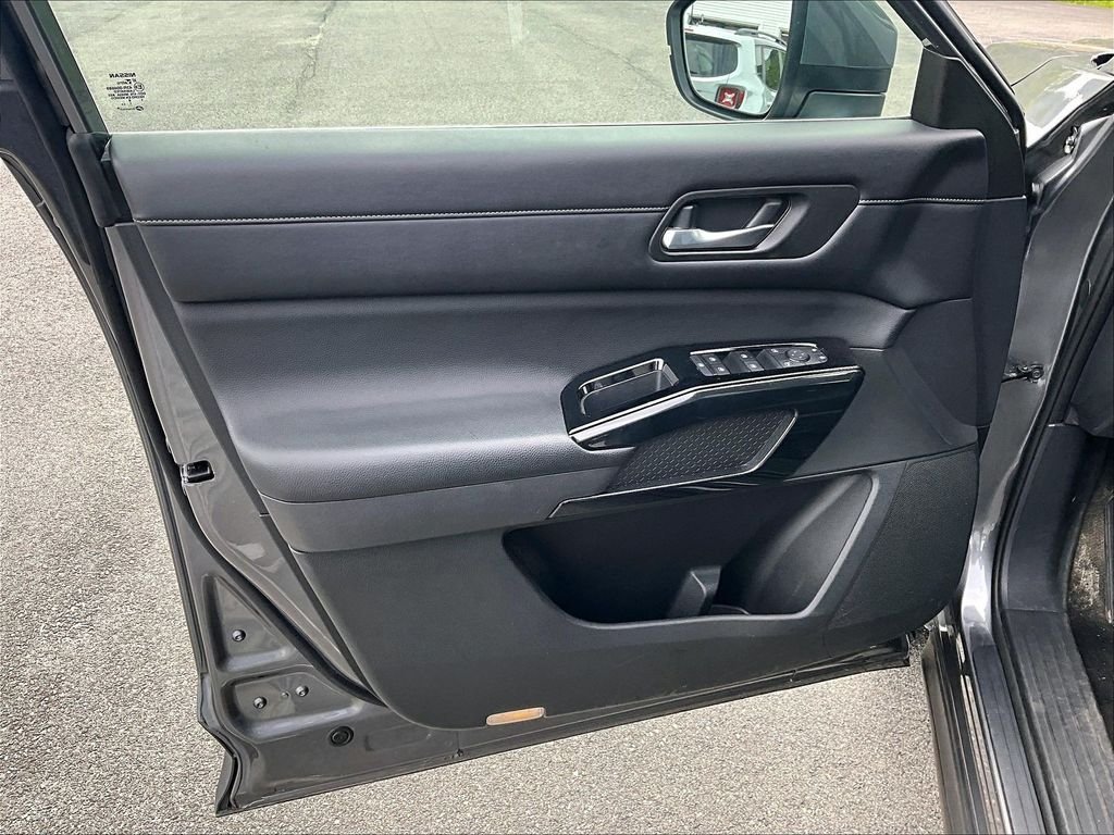 Used 2022 Gun Metallic Nissan SV image 9