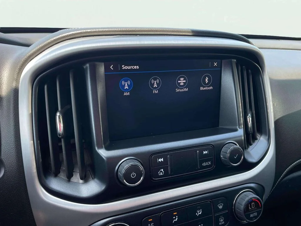 Used 2022 Summit White GMC Elevation image 12