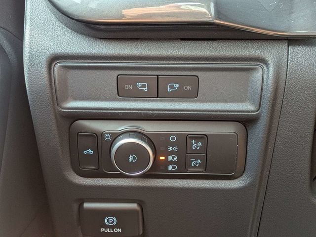Used 2022 White Ford Tremor image 25
