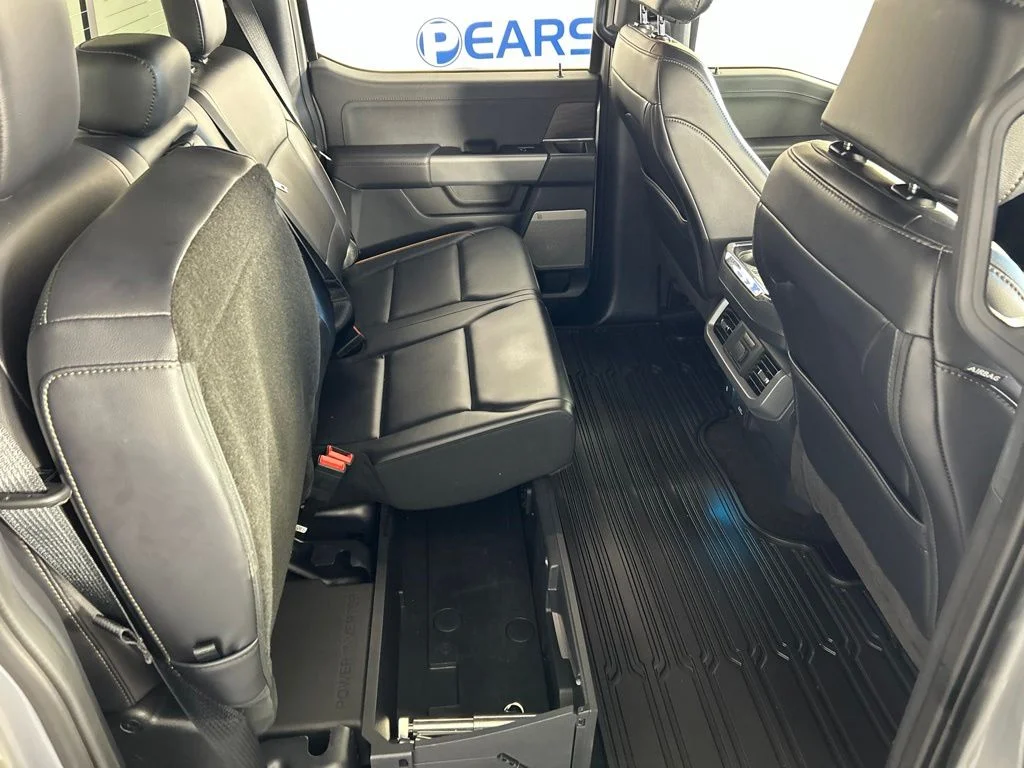 Used 2025 Silver Ford Lariat image 29