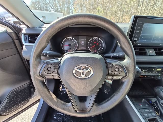 2021 Toyota RAV4 LE - Photo 11