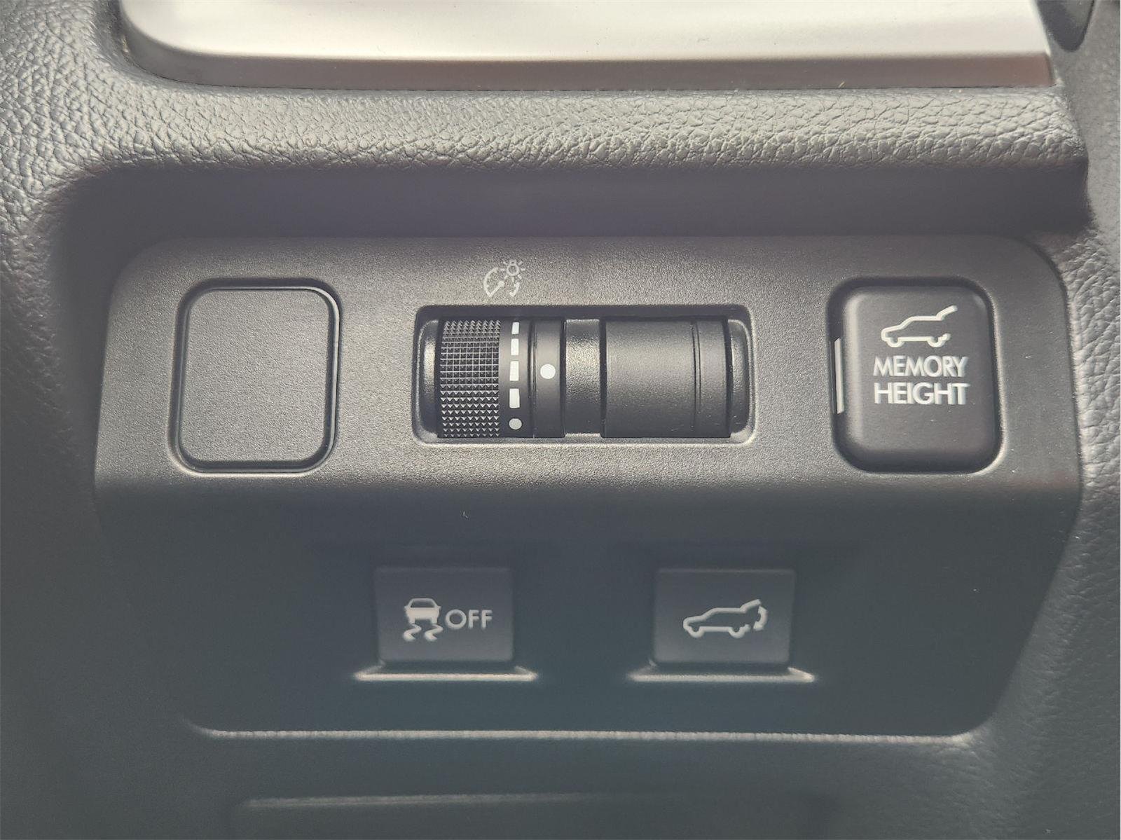 2016 Subaru Forester photo 21 of 32