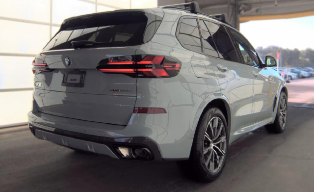 Used 2026 Gray Metallic BMW xDrive50e image 7