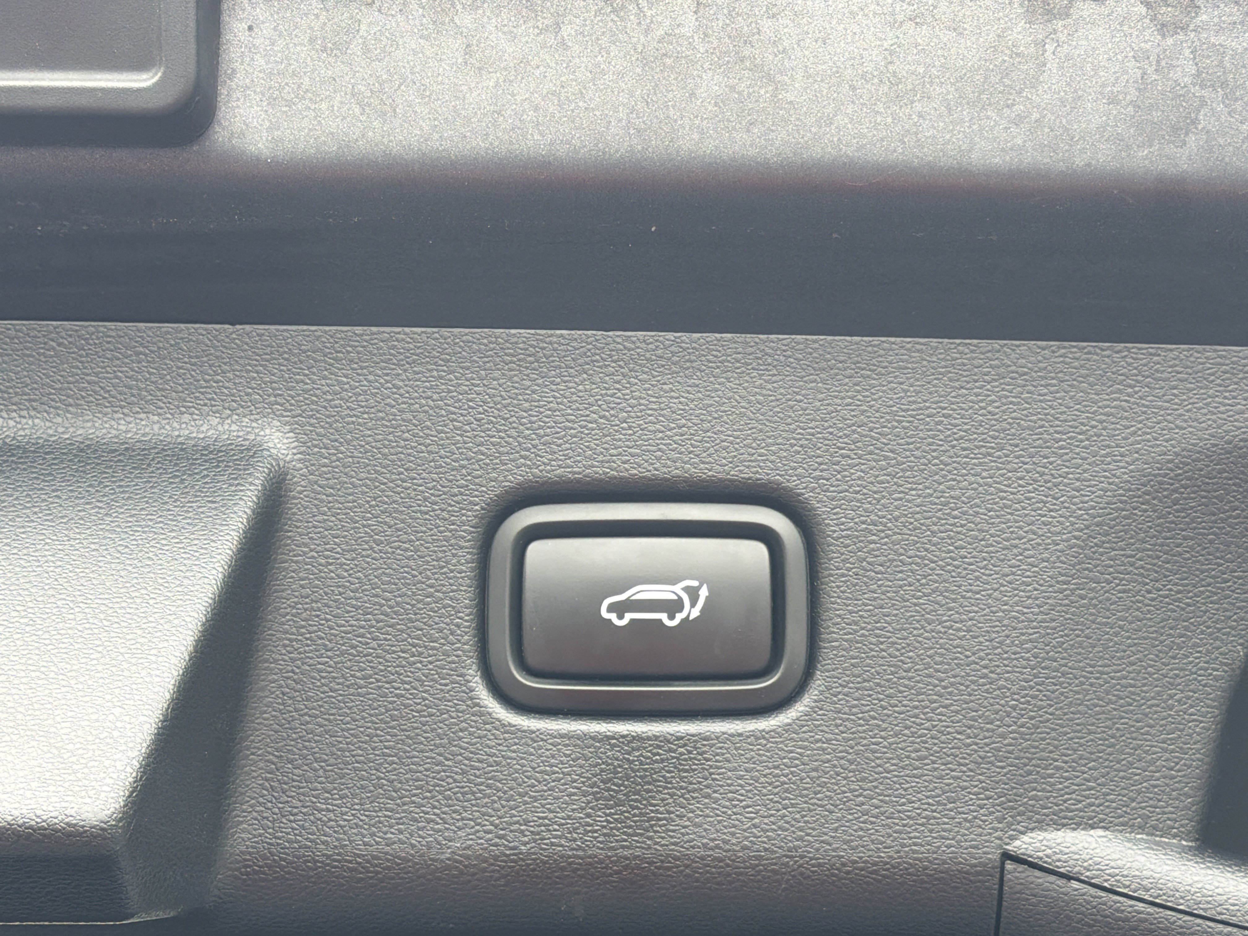 Used 2024 Dark Gray Metallic Hyundai SEL image 24