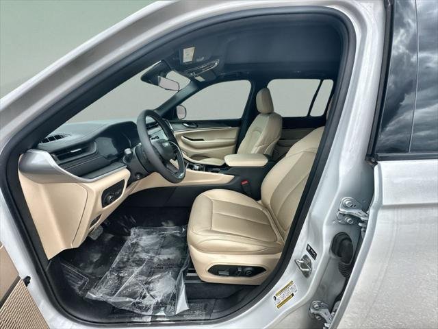 New 2026 Bright White Clear-Coat Exterior Paint Jeep Limited image 30