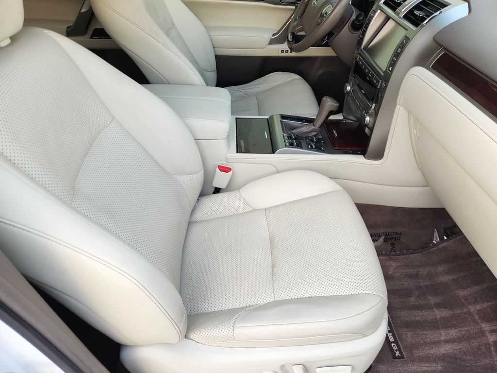 Used 2015 Starfire Pearl Lexus 460 Luxury image 14