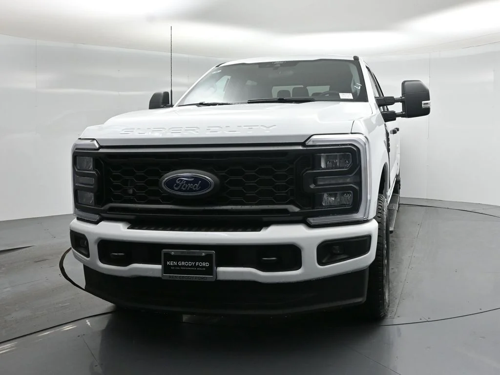 New 2026 Oxford White Ford XL image 49