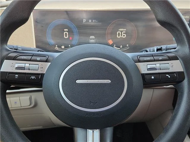 Used 2025 Black Hyundai SEL image 19