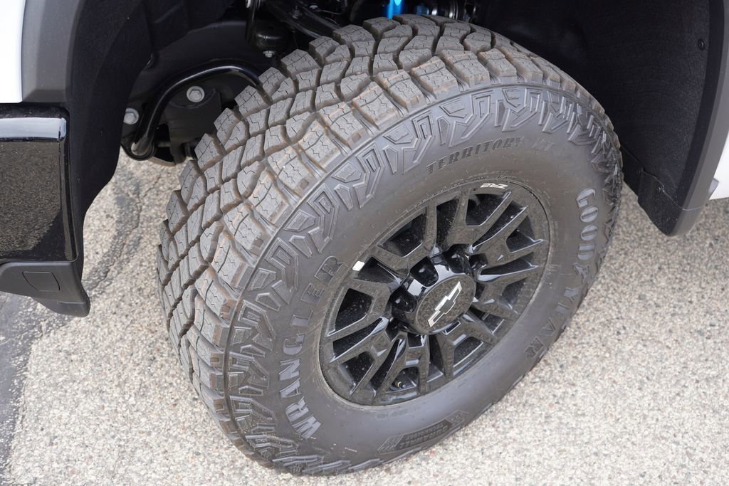 2026 Chevrolet Silverado 2500 HD ZR2 - Photo 9