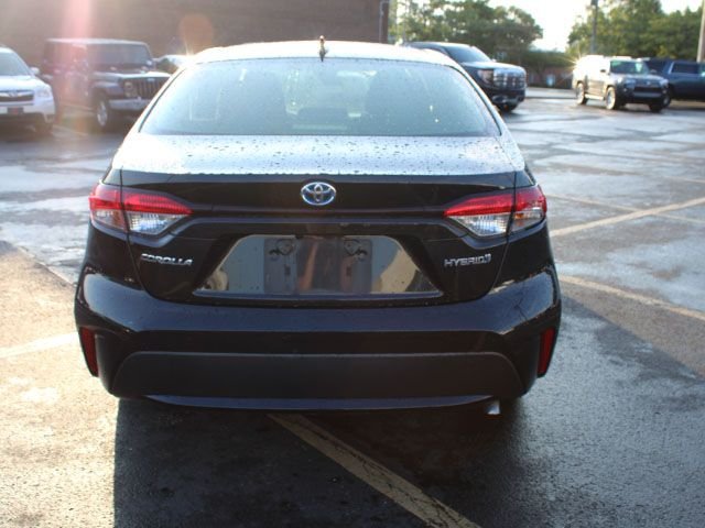 Used 2020 Black Sand Pearl Toyota LE image 6