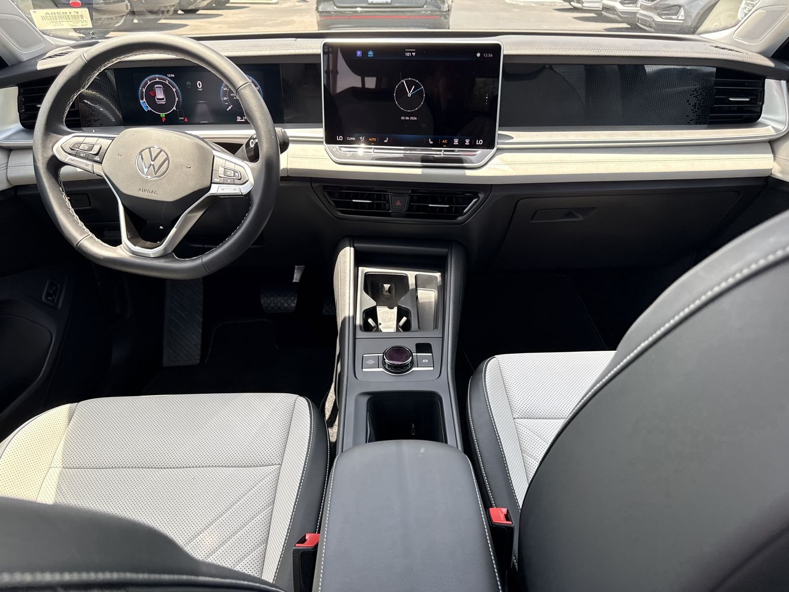 Used 2025 Deep Black Pearl Effect Volkswagen 2.0T SE image 17