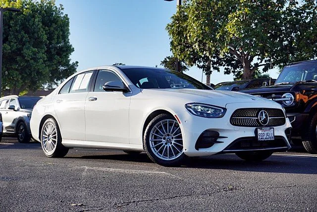 Used 2022  Mercedes-Benz E 350 image 1