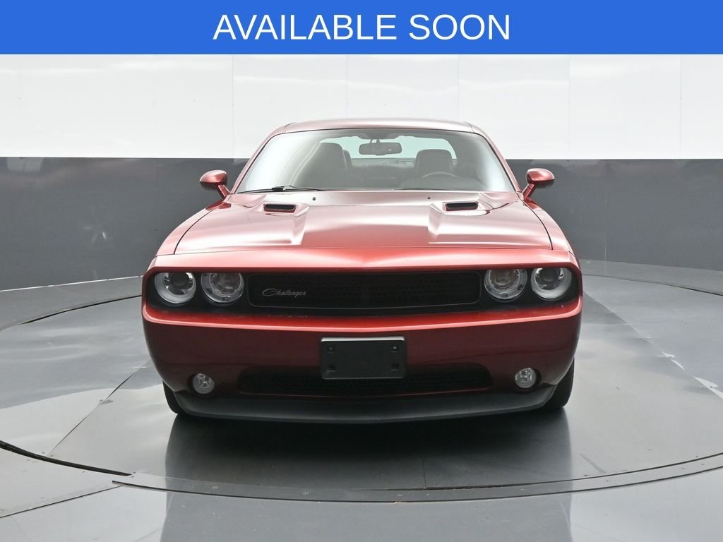 Used 2014 Red Dodge SXT image 2