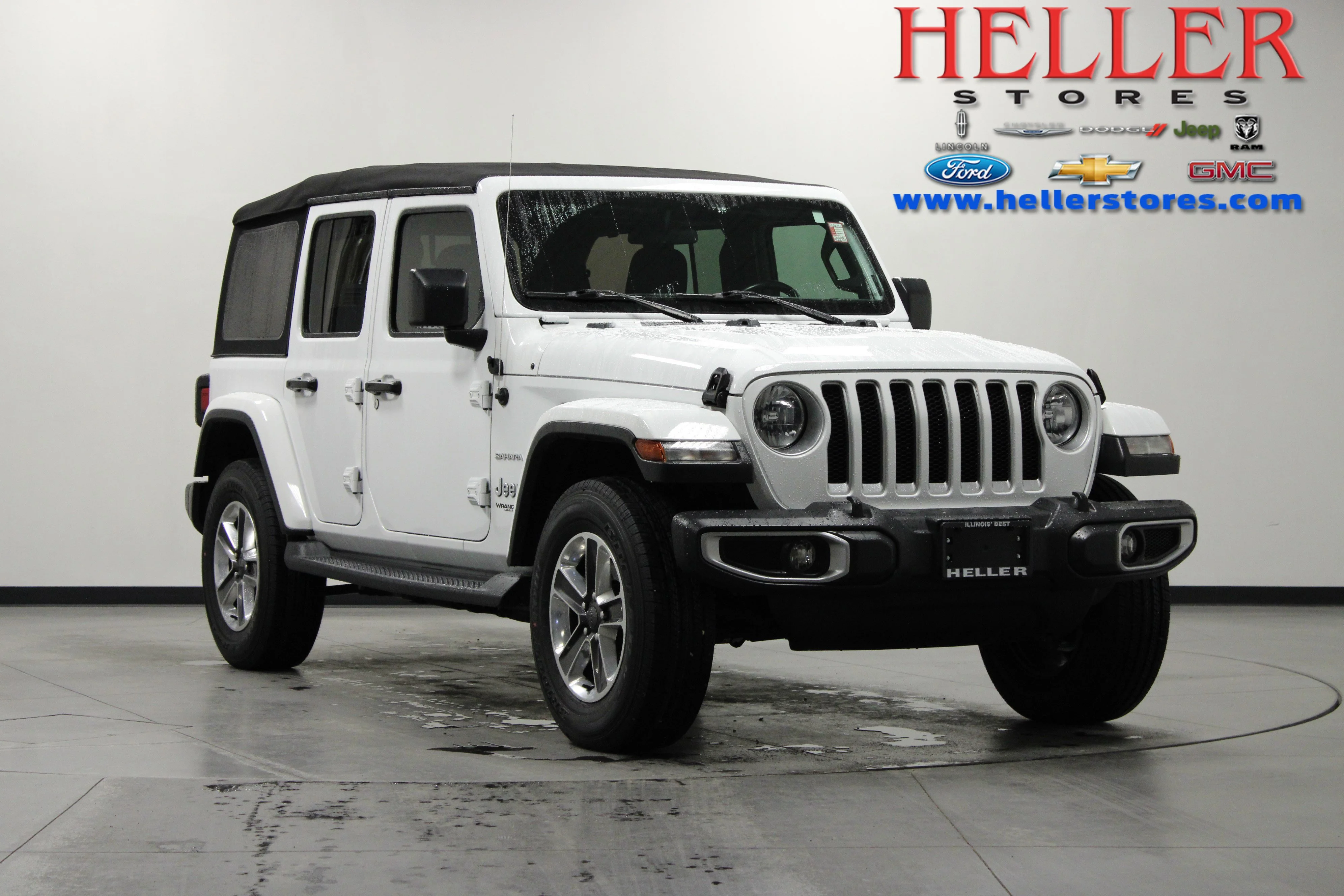 Used 2019 Bright White Clearcoat Jeep Sahara image 1