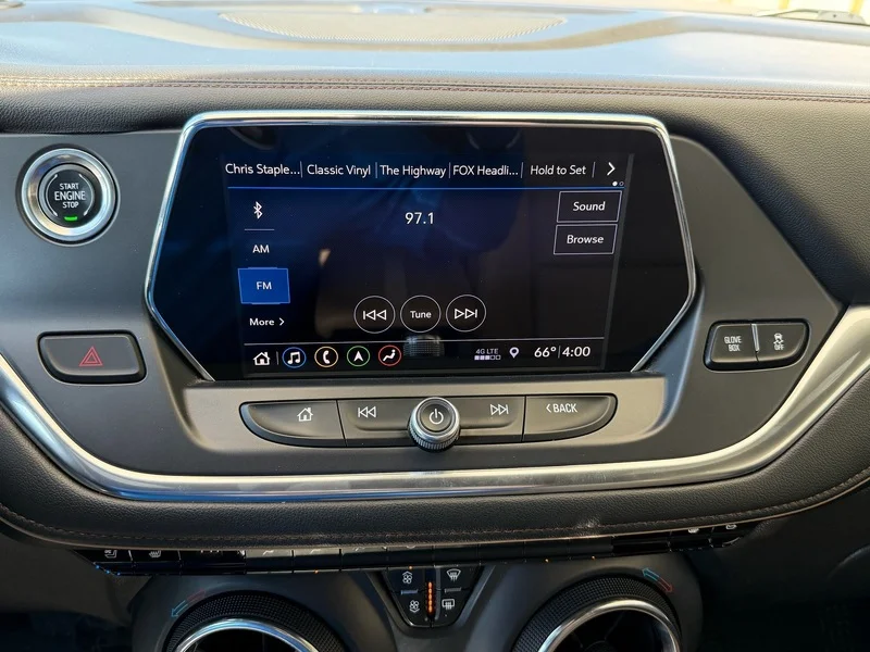 Used 2019 SUMMIT WHITE Chevrolet Premier image 10