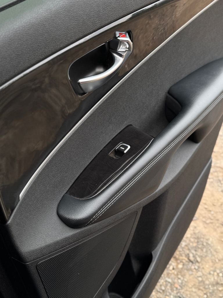Used 2017 Ebony Black Kia EX image 45