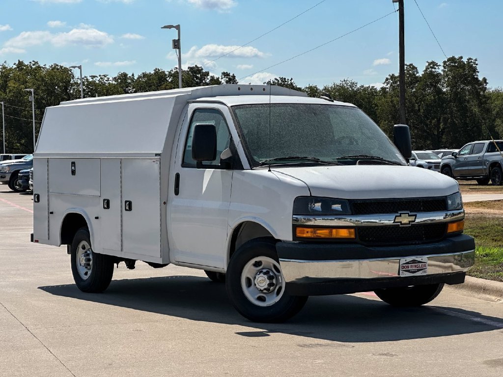 2026 Chevrolet Express Cutaway Base