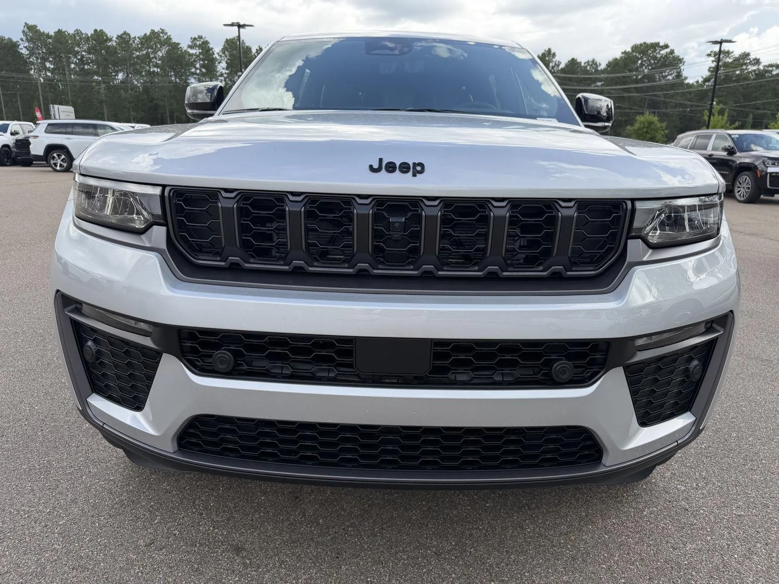 New 2026 Silver Zynith Exterior Paint Jeep 85th Anniversary Edition image 26