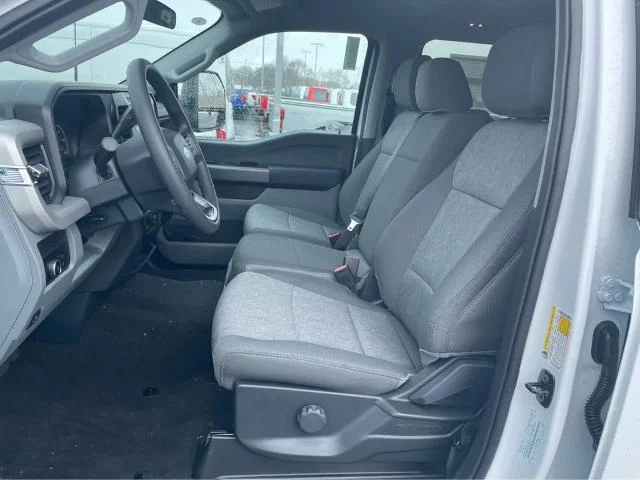 New 2026 Oxford White Ford F-250® XL image 15