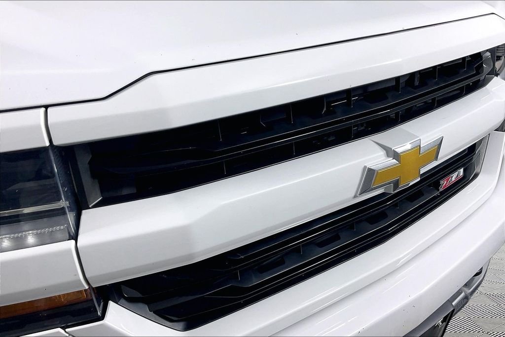 Certified Used 2018 White Chevrolet LT image 26