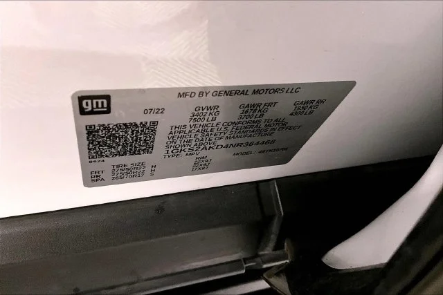Used 2022 Summit White GMC SLE image 38