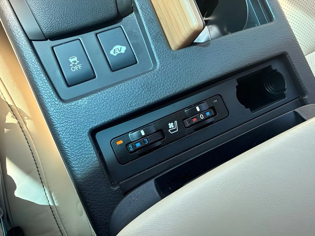 Used 2015 Gray Lexus 450h image 12
