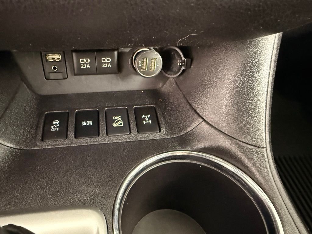 Used 2018 Walnut Toyota XLE image 26