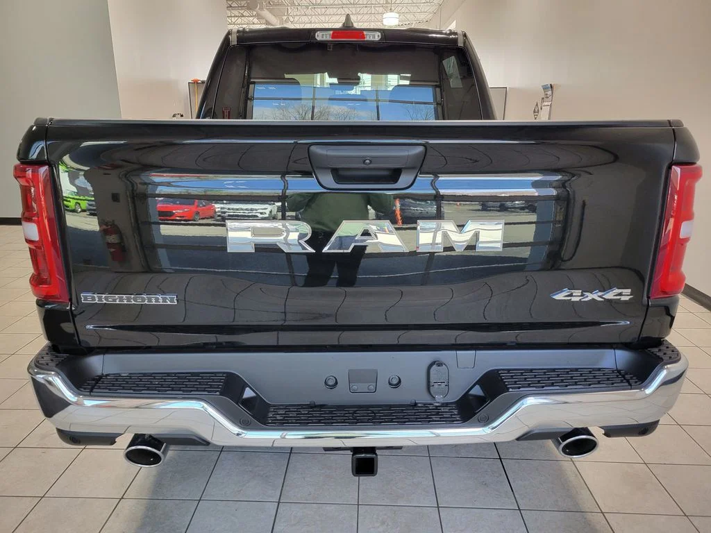 New 2026 Diamond Black Crystal Pearl-Coat Exterior Paint RAM Big Horn/Lone Star image 6