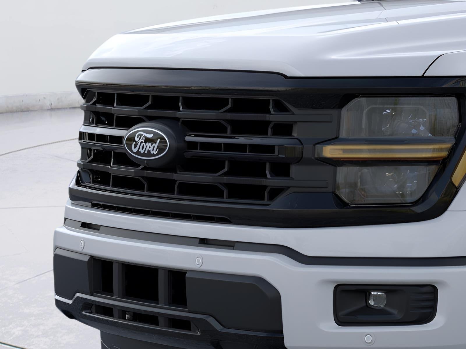 New 2026 Oxford White Ford XLT image 16