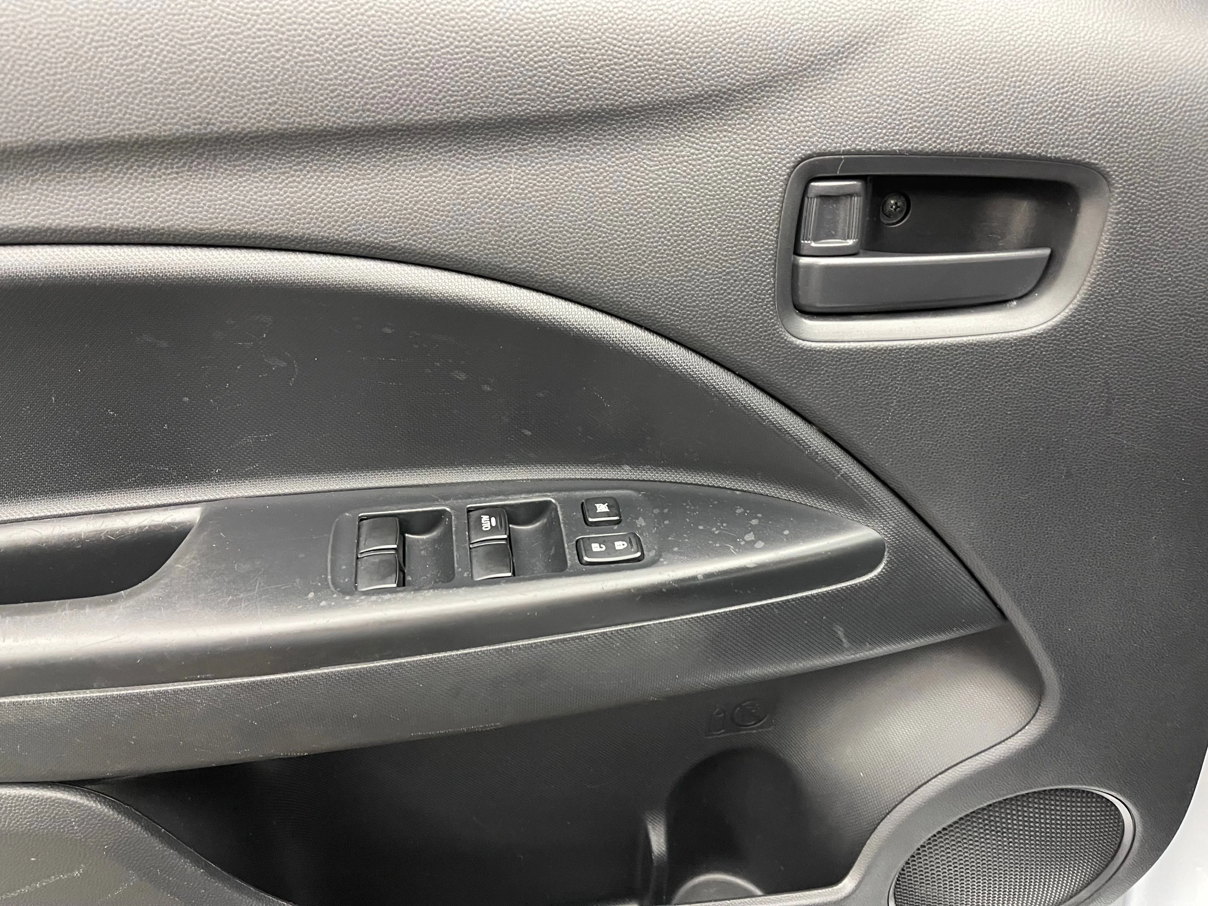 Used 2024 Silver Mitsubishi ES image 14