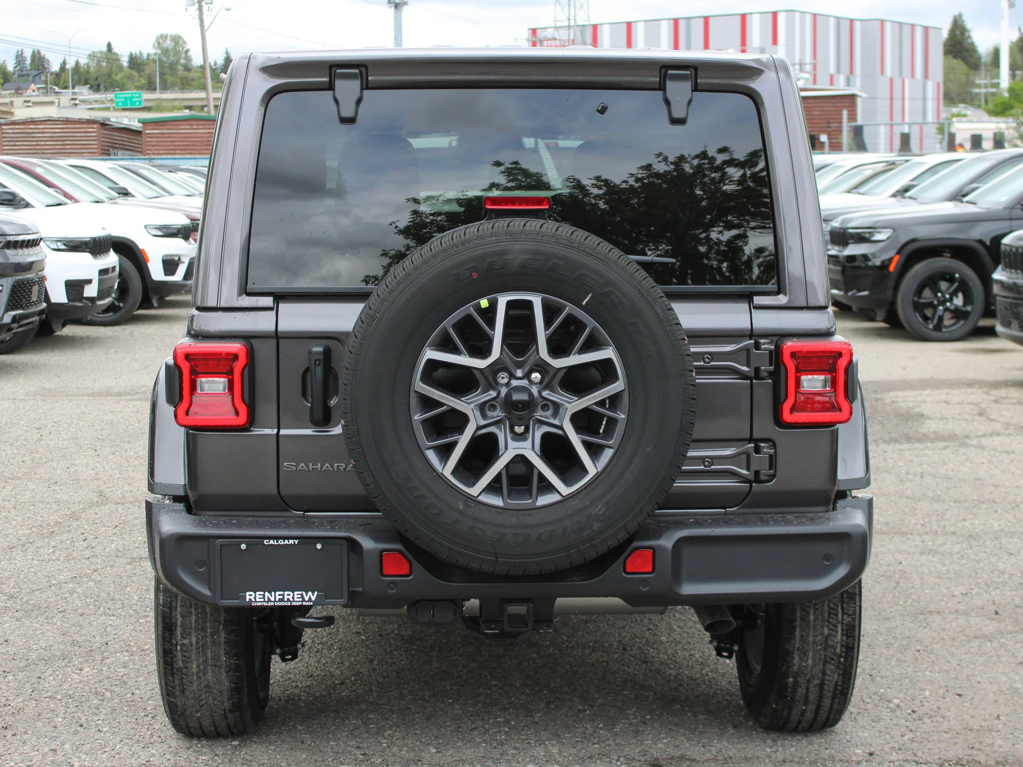 New 2026 Grey Jeep Sahara* 4 Door 4x4, Trailer Tow Group, McKinley Leather, Alpine Audio image 4