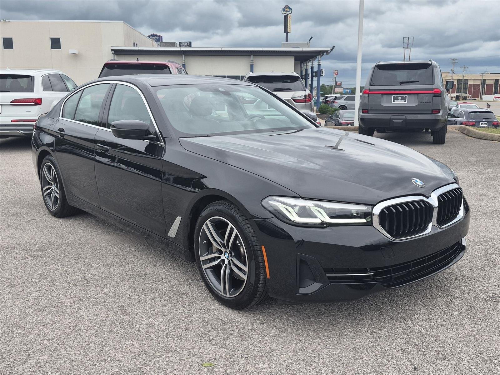 Used 2023 Black Sapphire Metallic BMW xDrive image 7