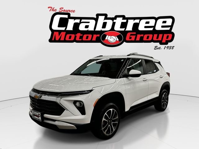 Used 2025 White Chevrolet LT image 1