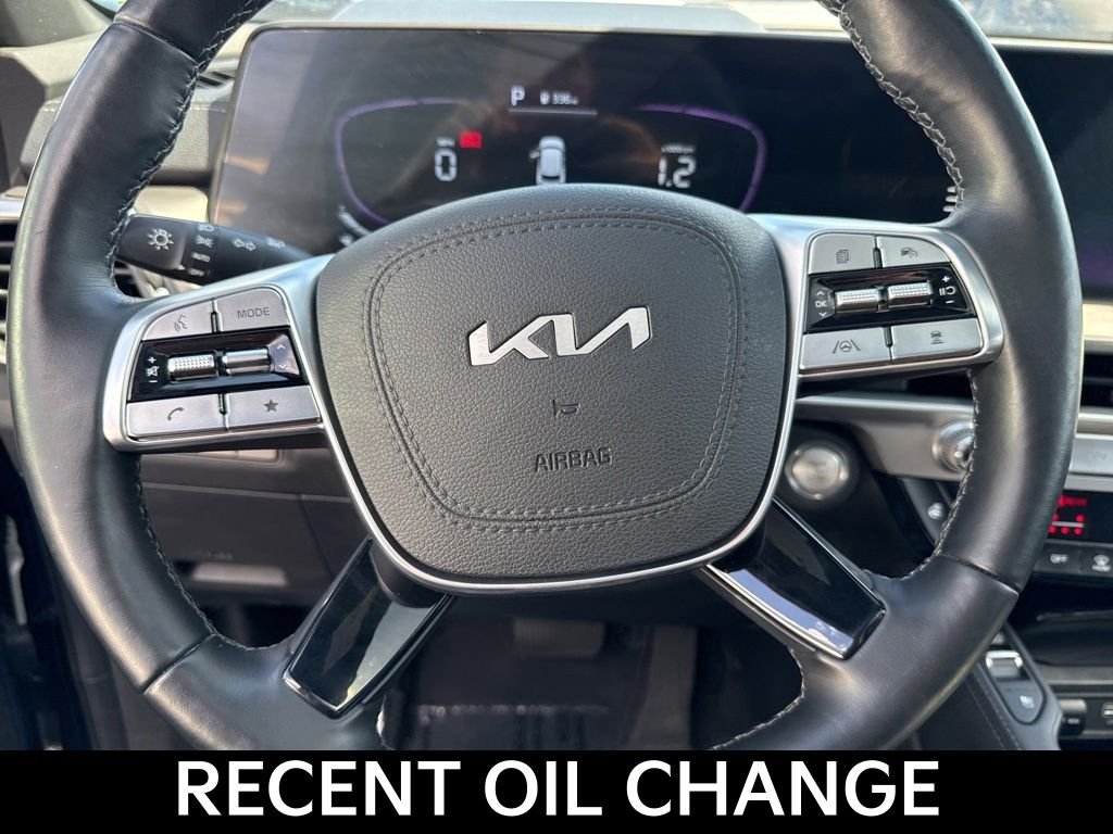 Used 2024 Black Kia EX X-Line image 18