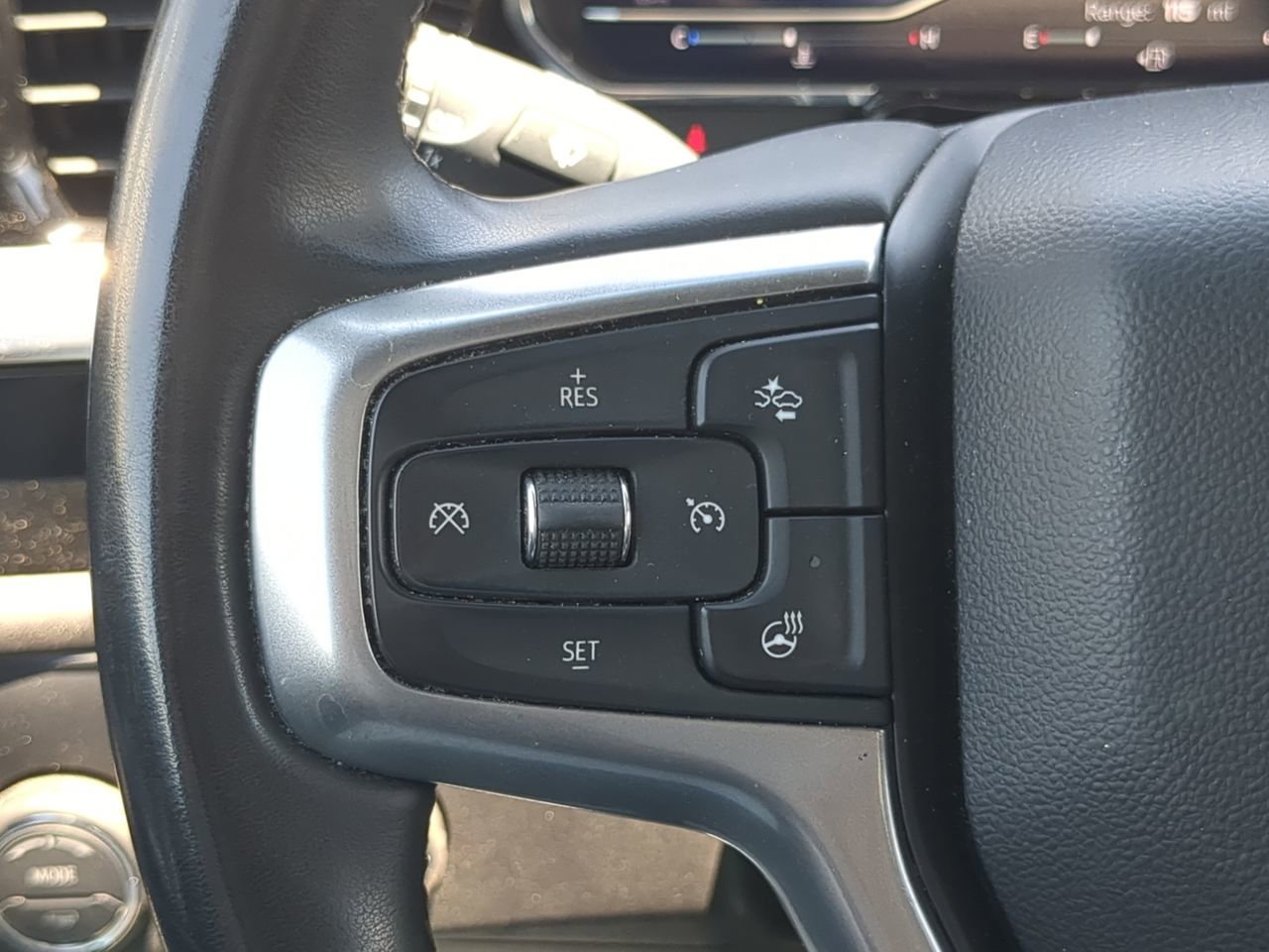 Used 2025 Summit White Chevrolet LT image 24
