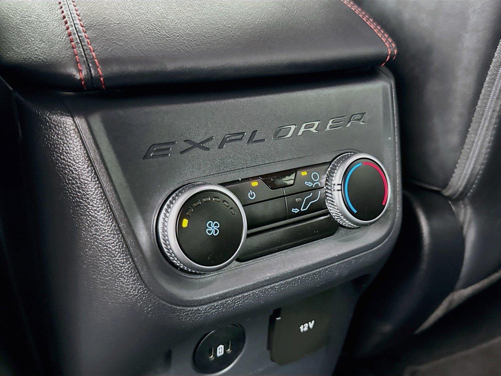 Used 2025 Gray Ford ST-Line image 27