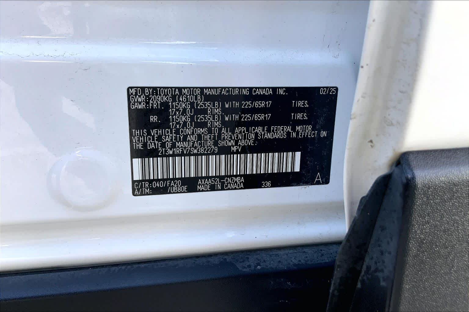 Used 2025 Ice Cap Toyota XLE image 36