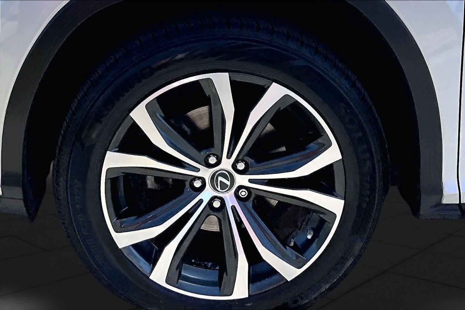 Used 2018 Silver Lining Metallic Lexus  image 11