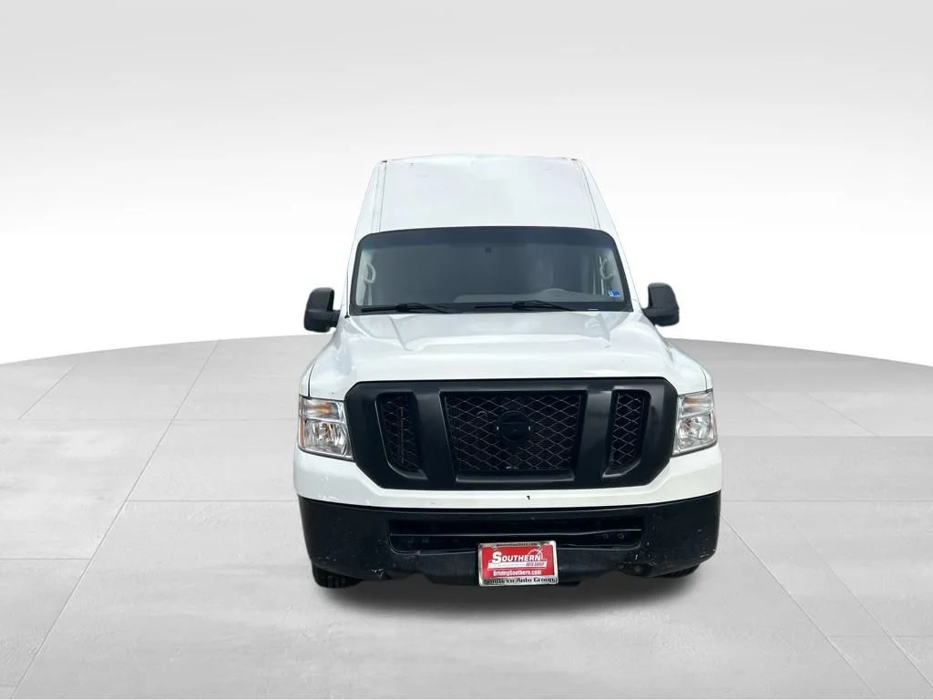 Used 2020 Glacier White Nissan SV image 9