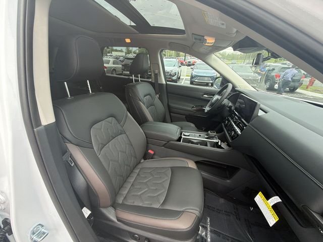 New 2026 White Nissan Platinum image 25